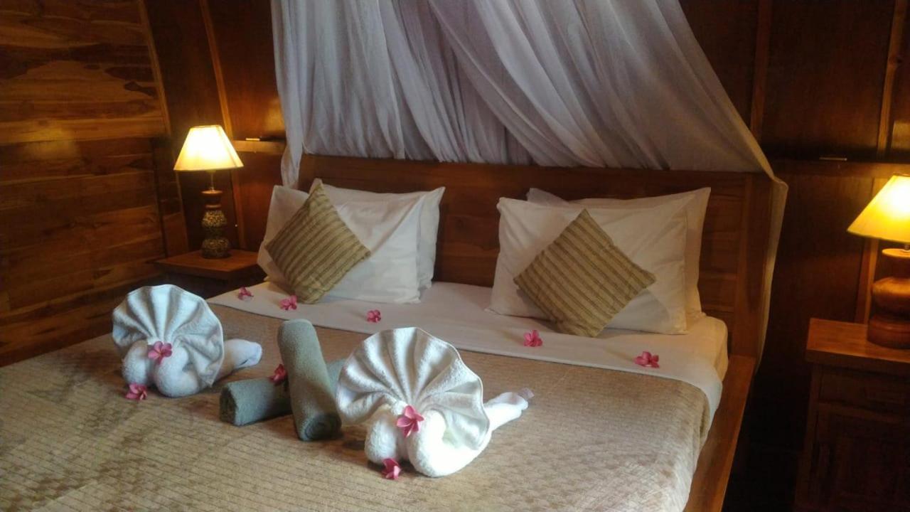 Hakuna Matata Resort Gili Air Exterior photo