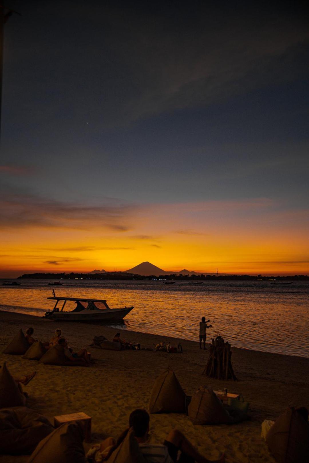 Hakuna Matata Resort Gili Air Exterior photo