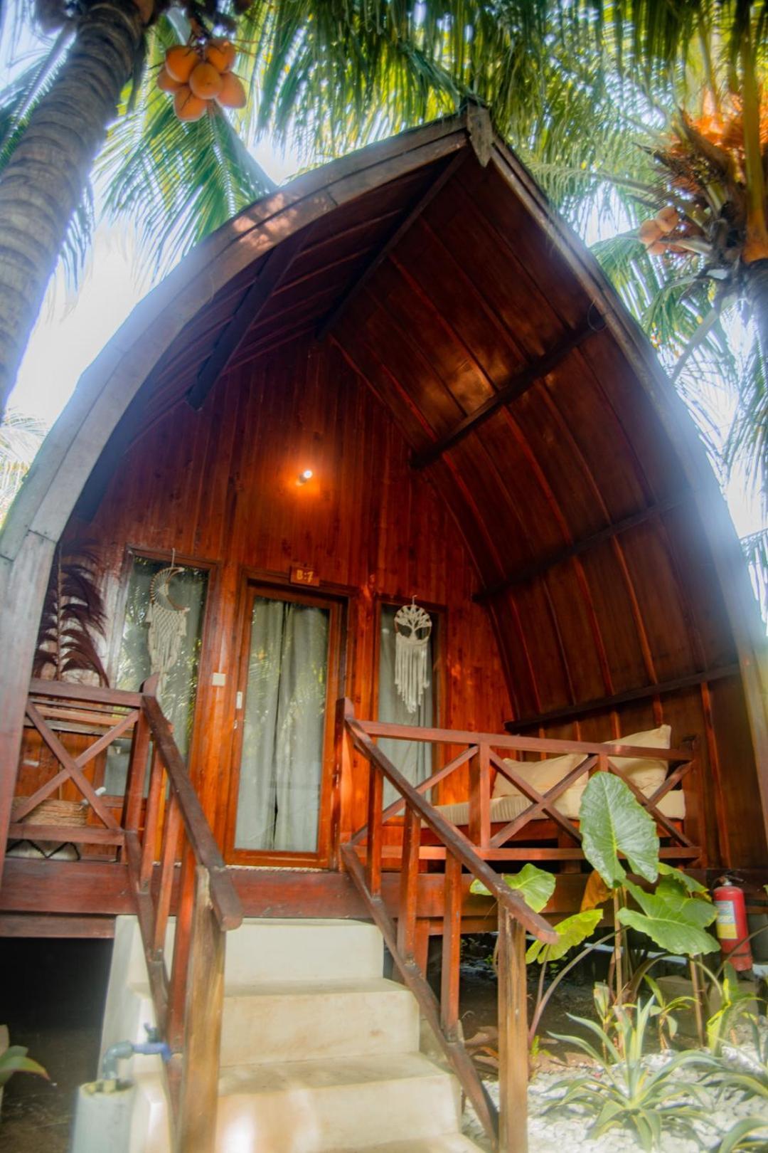 Hakuna Matata Resort Gili Air Exterior photo