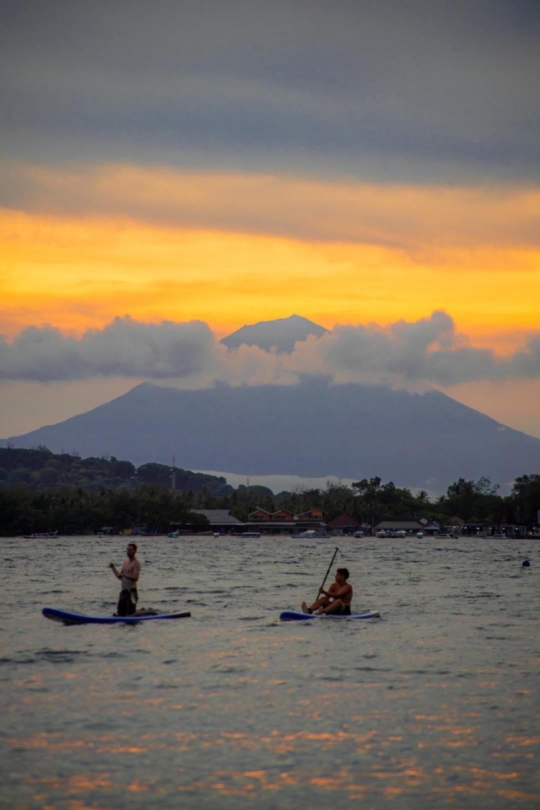 Hakuna Matata Resort Gili Air Exterior photo